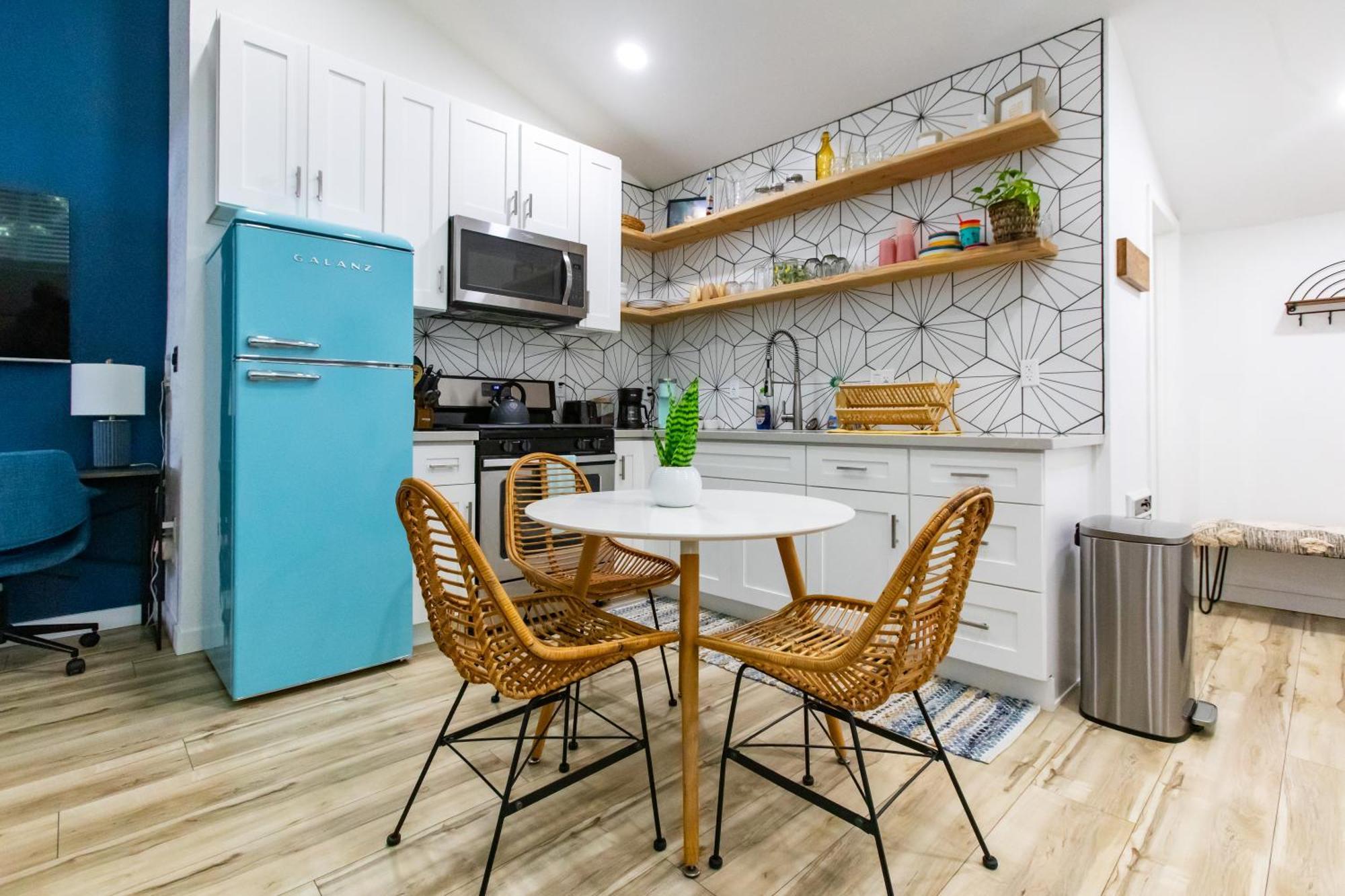 Spacious Family Retreat! Sleeps 12 + Huge Backyard ซานฮวนคาปิสตราโน ภายนอก รูปภาพ