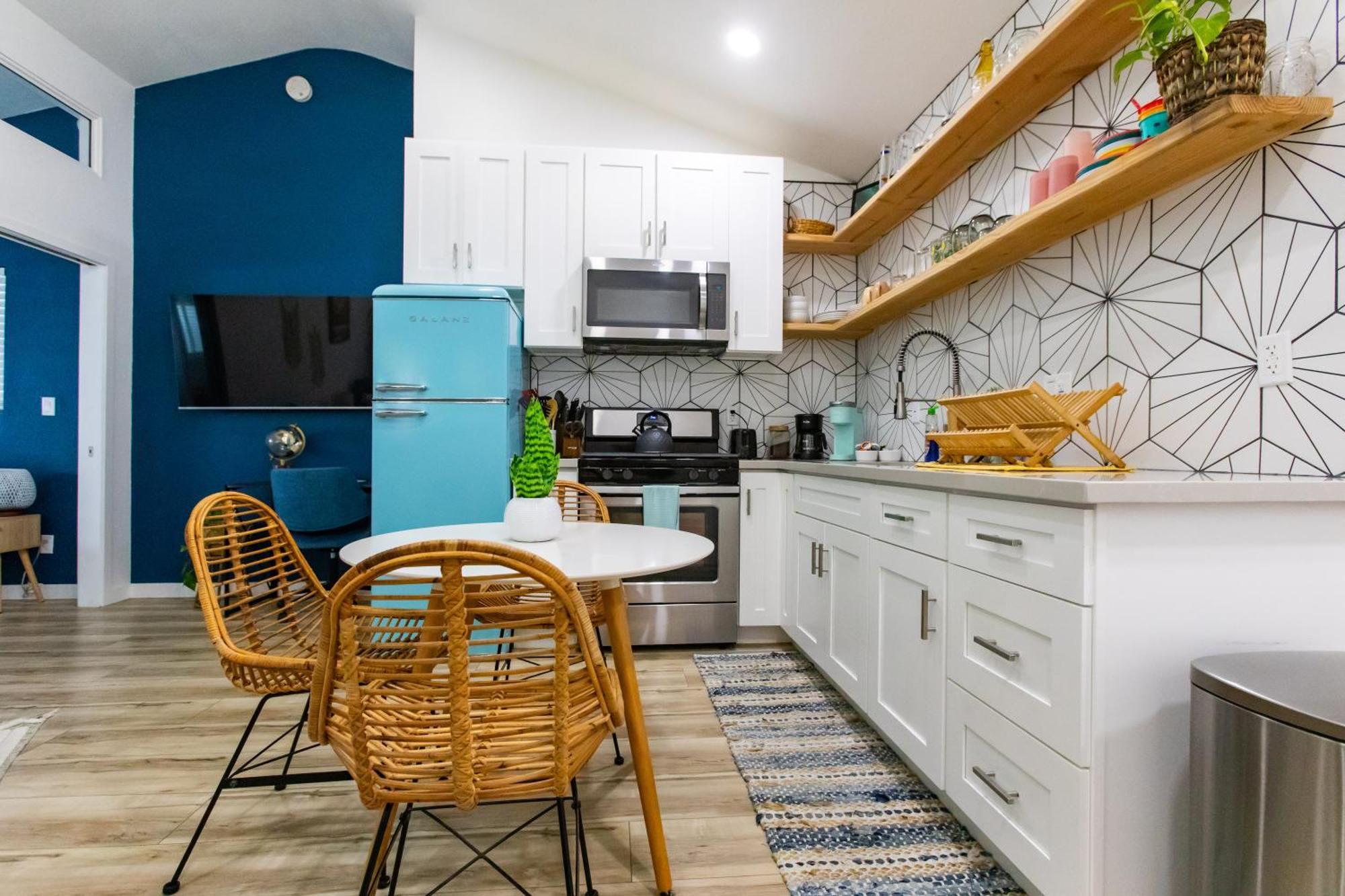 Spacious Family Retreat! Sleeps 12 + Huge Backyard ซานฮวนคาปิสตราโน ภายนอก รูปภาพ