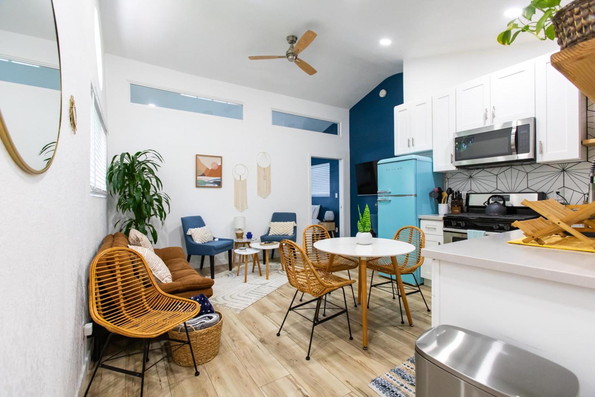 Spacious Family Retreat! Sleeps 12 + Huge Backyard ซานฮวนคาปิสตราโน ภายนอก รูปภาพ