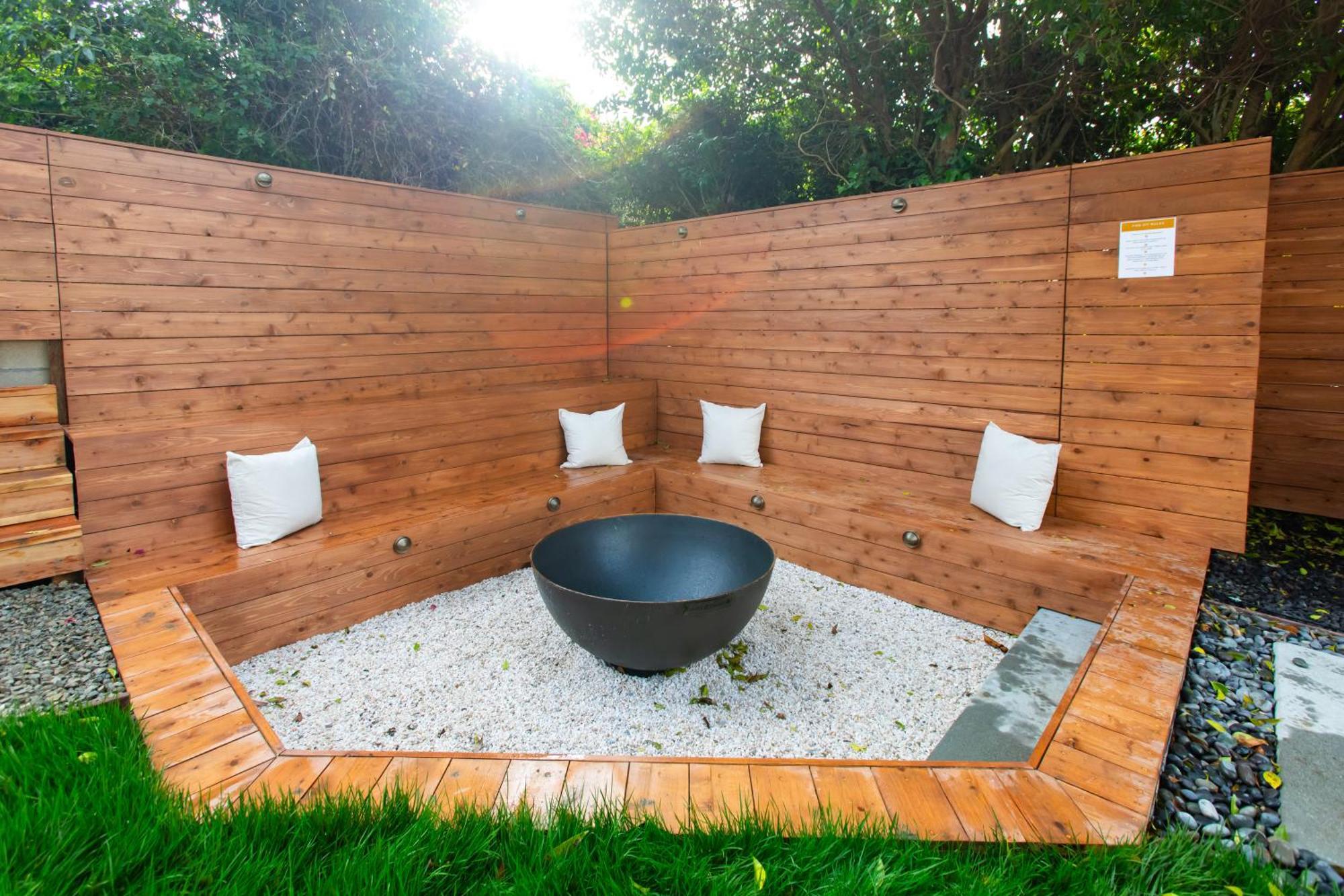 Spacious Family Retreat! Sleeps 12 + Huge Backyard ซานฮวนคาปิสตราโน ภายนอก รูปภาพ