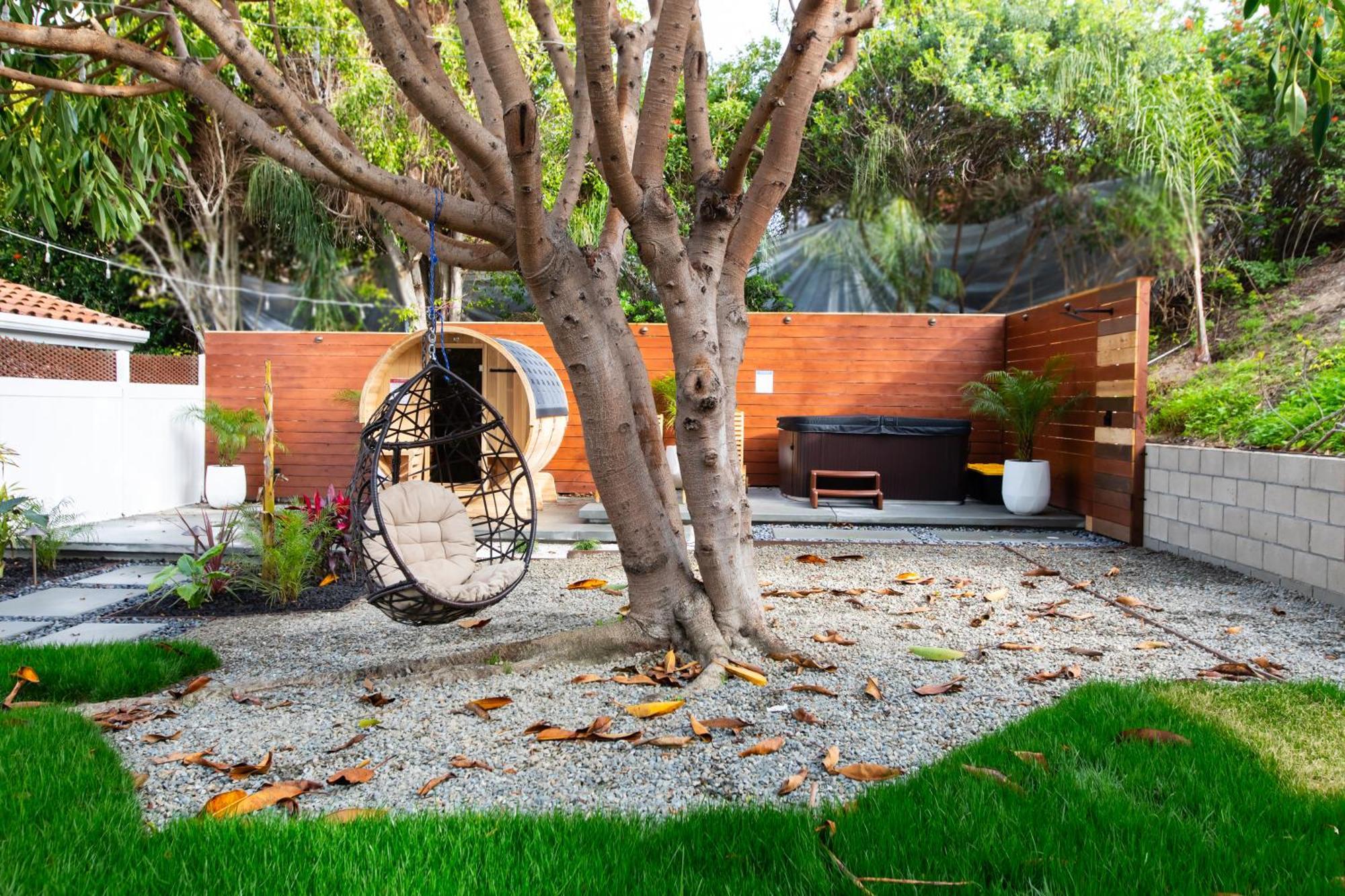 Spacious Family Retreat! Sleeps 12 + Huge Backyard ซานฮวนคาปิสตราโน ภายนอก รูปภาพ