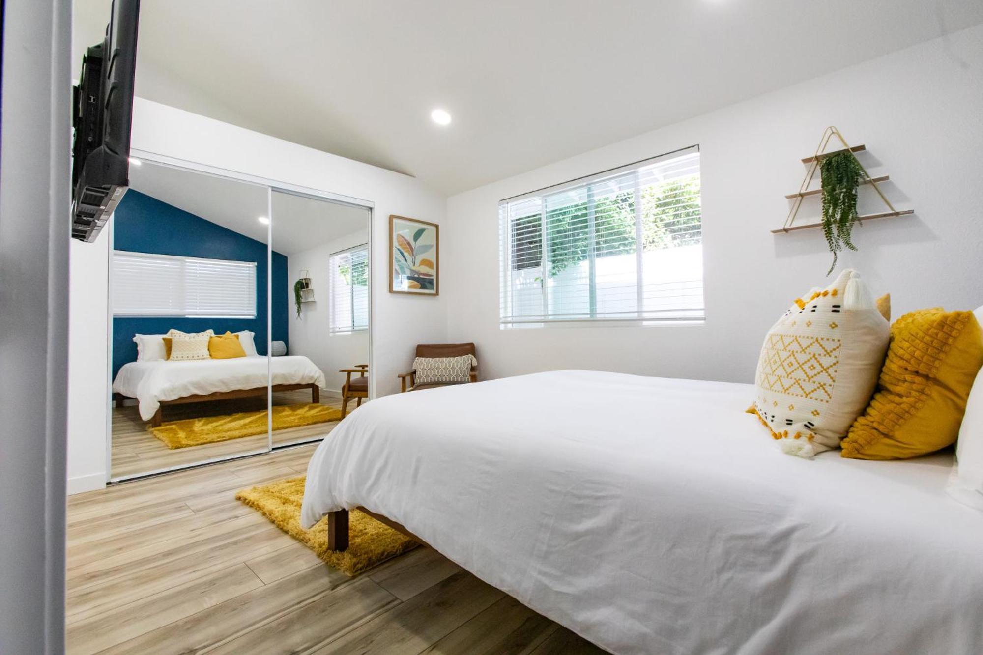 Spacious Family Retreat! Sleeps 12 + Huge Backyard ซานฮวนคาปิสตราโน ภายนอก รูปภาพ